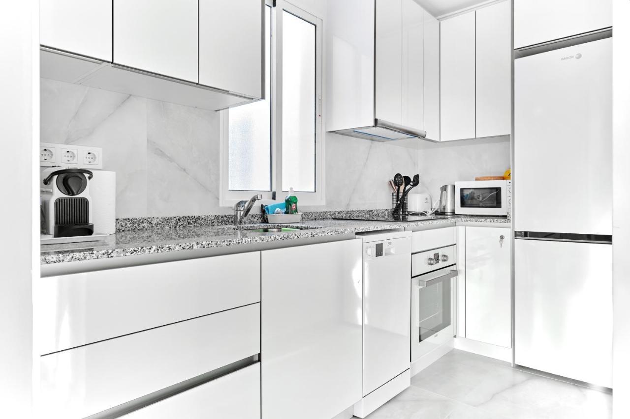 Lovely Sunny Apartment With Shared Pool And Private Parking Torrevieja Exteriör bild
