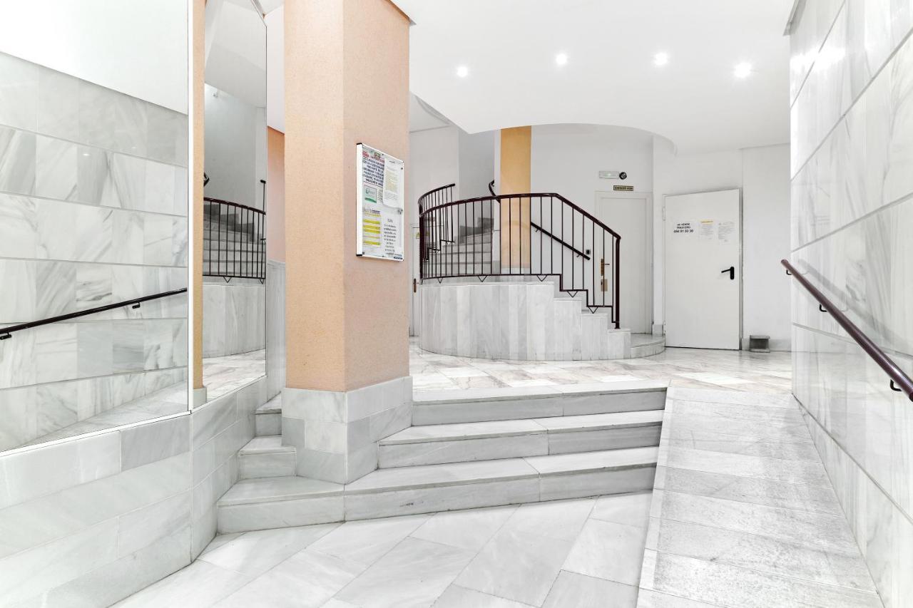 Lovely Sunny Apartment With Shared Pool And Private Parking Torrevieja Exteriör bild
