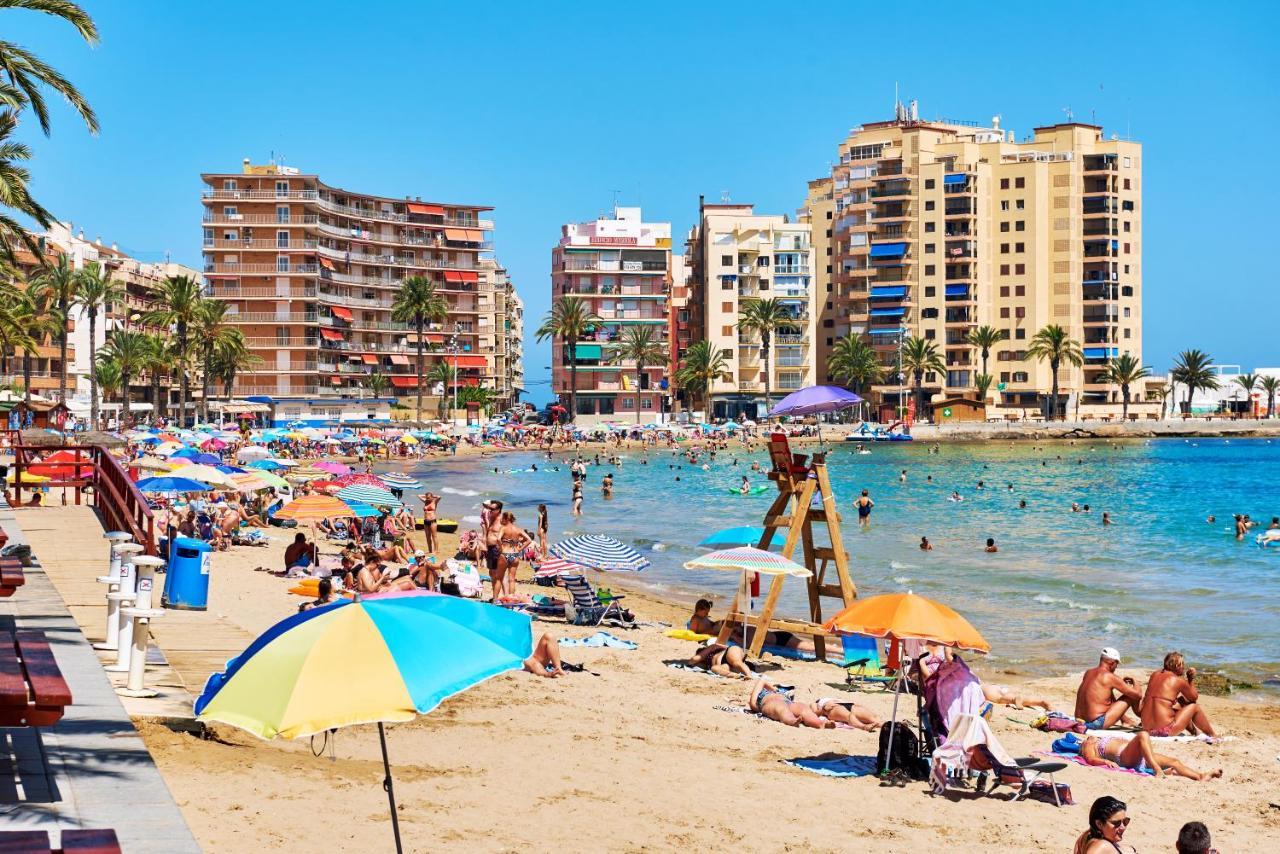 Lovely Sunny Apartment With Shared Pool And Private Parking Torrevieja Exteriör bild