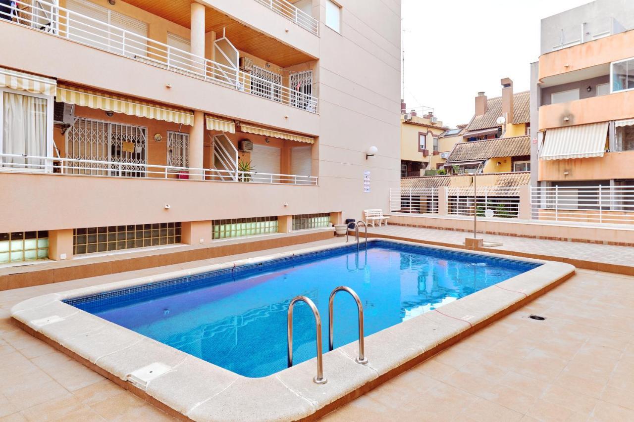 Lovely Sunny Apartment With Shared Pool And Private Parking Torrevieja Exteriör bild